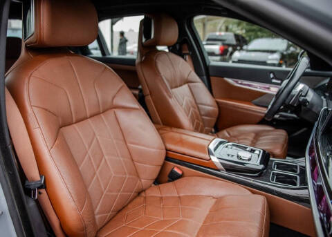 2023 BMW 7 Series 740i