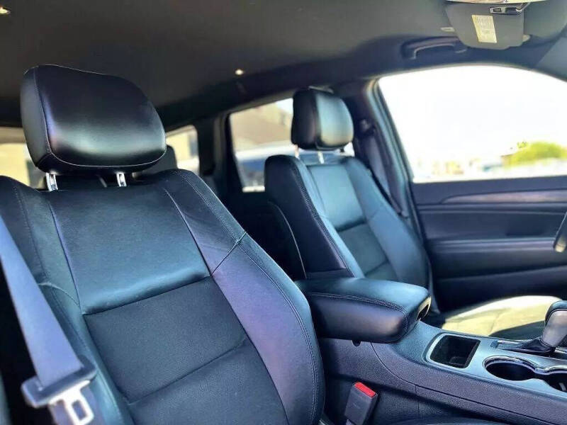 2019 Jeep Grand Cherokee Laredo E