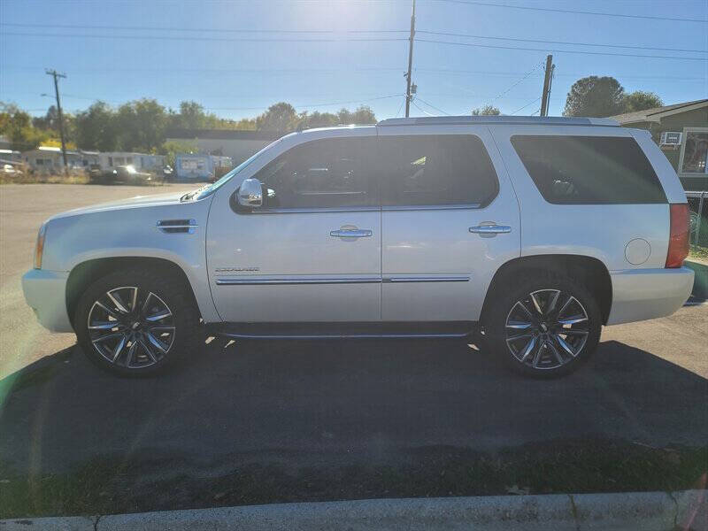 2010 Cadillac Escalade Luxury