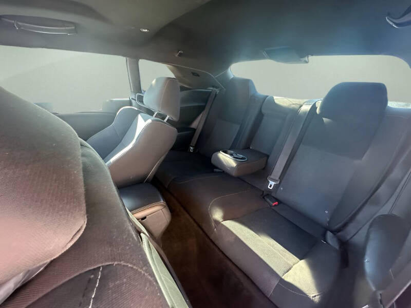 2015 Dodge Challenger R/T Shaker