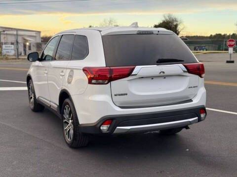 2017 Mitsubishi Outlander ES