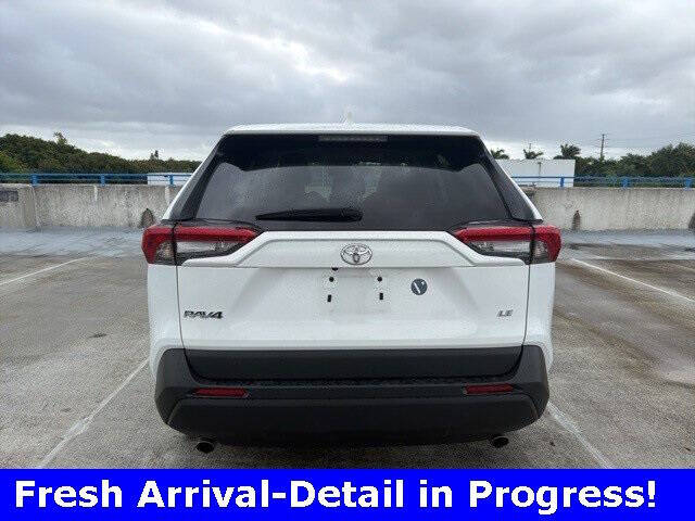 2024 Toyota RAV4 LE