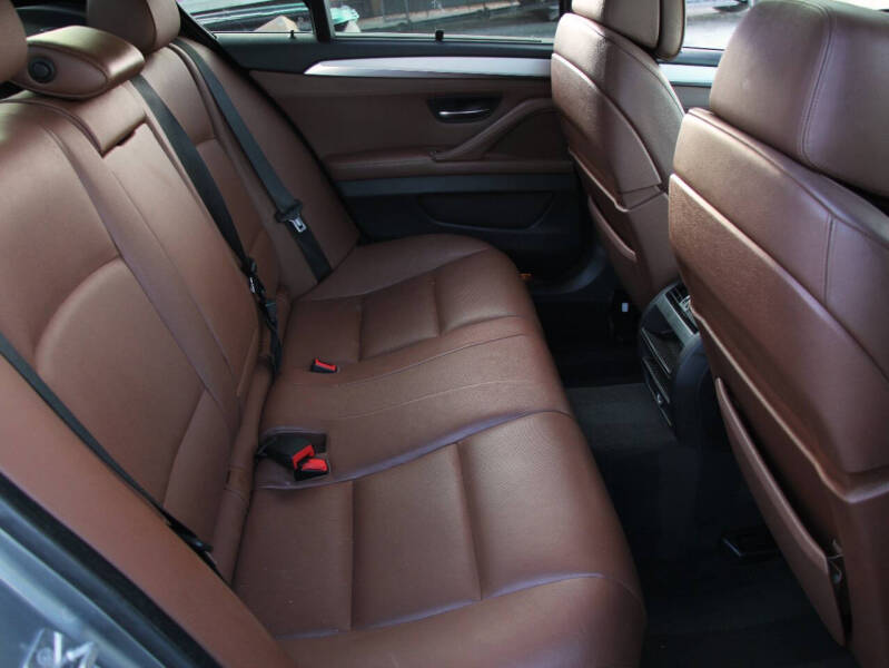 2011 BMW 5 Series 550i xDrive