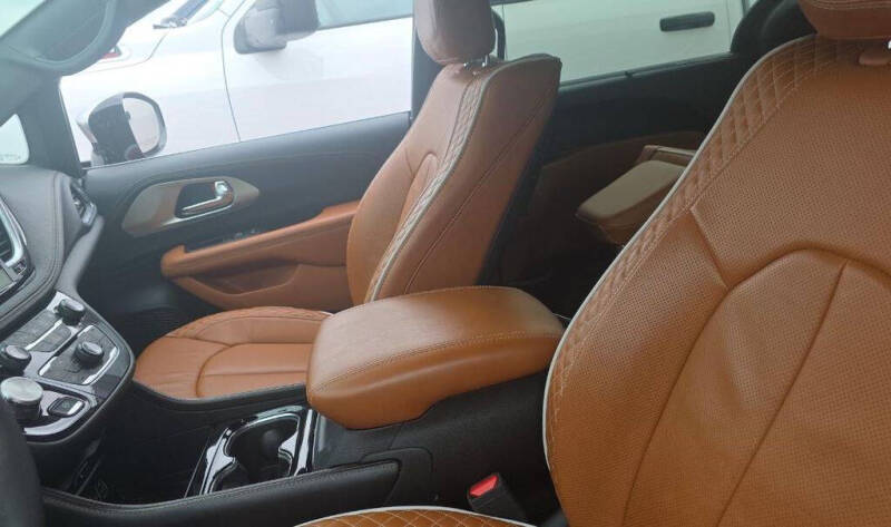 2025 Chrysler Pacifica Pinnacle
