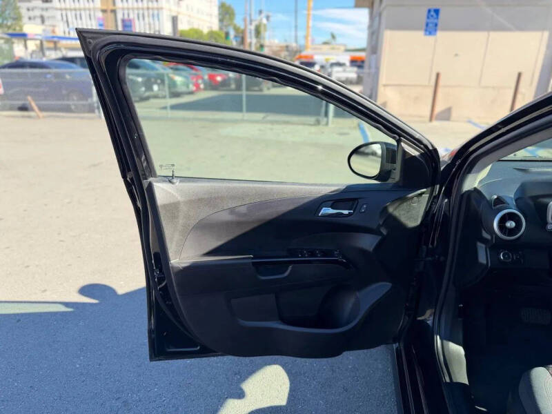 2019 Chevrolet Sonic LT Auto