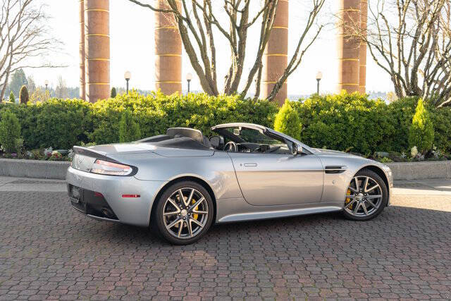 2015 Aston Martin V8 Vantage 26