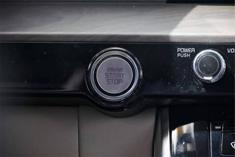 2024 Kia Carnival SX