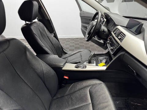 2018 BMW 3 Series 320i xDrive