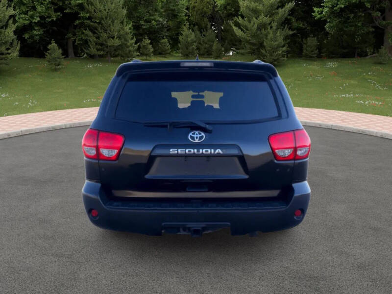 2013 Toyota Sequoia SR5