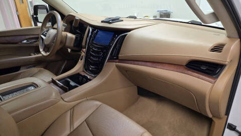 2016 Cadillac Escalade Platinum