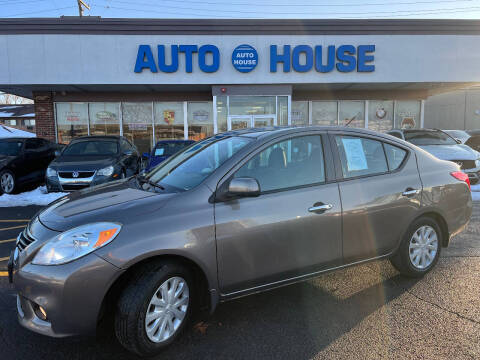 2012 Nissan Versa 1.6 SV