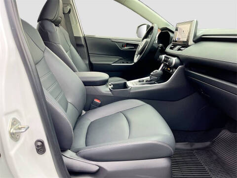 2025 Toyota RAV4 Hybrid XLE Premium