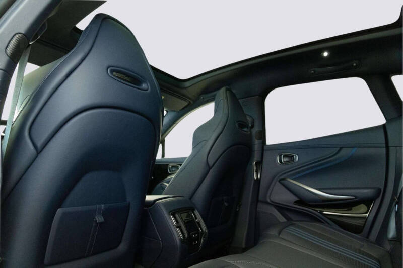 2025 Aston Martin DBX 707