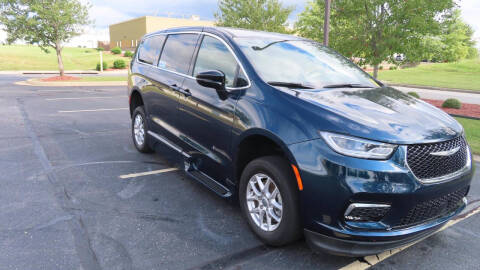 2024 Chrysler Pacifica Touring
