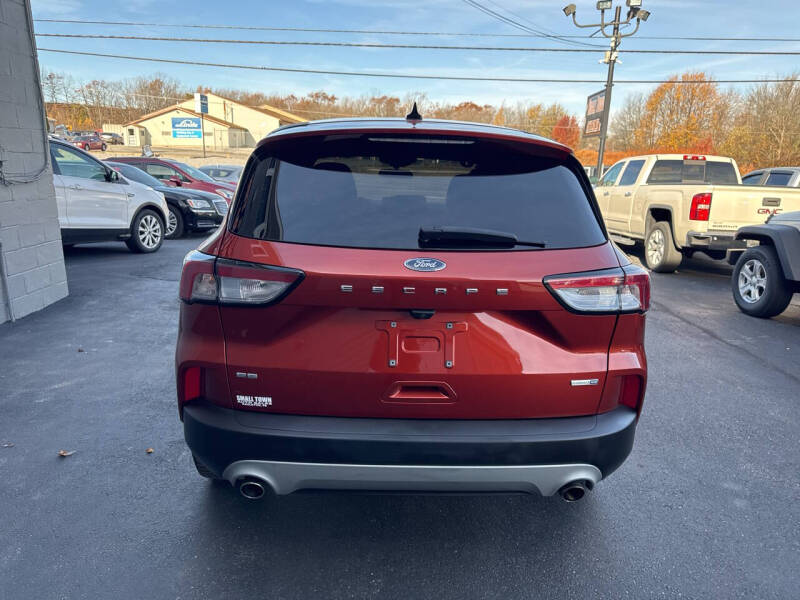 2020 Ford Escape SE