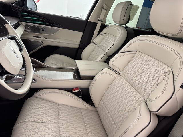 2025 Lincoln Nautilus Black Label