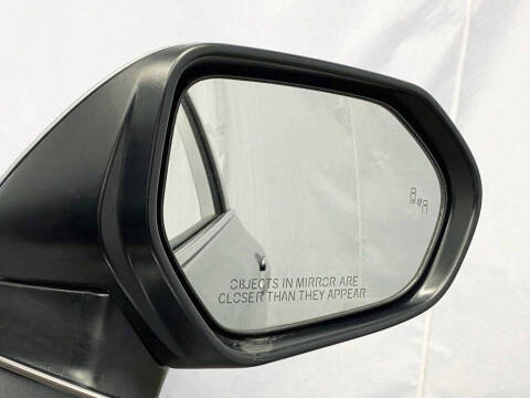 2022 Toyota Camry Hybrid XLE