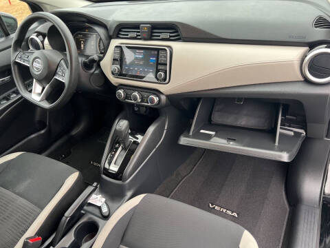 2022 Nissan Versa SV