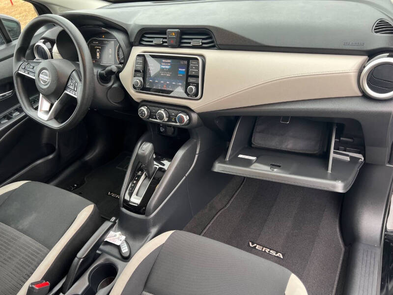 2022 Nissan Versa SV