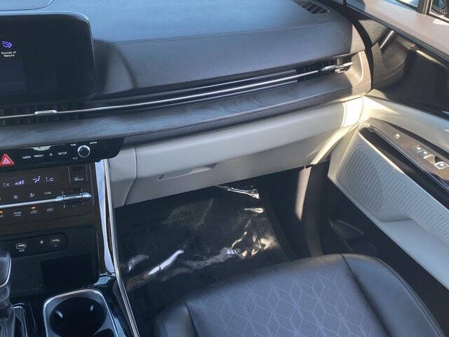 2024 Kia Carnival SX