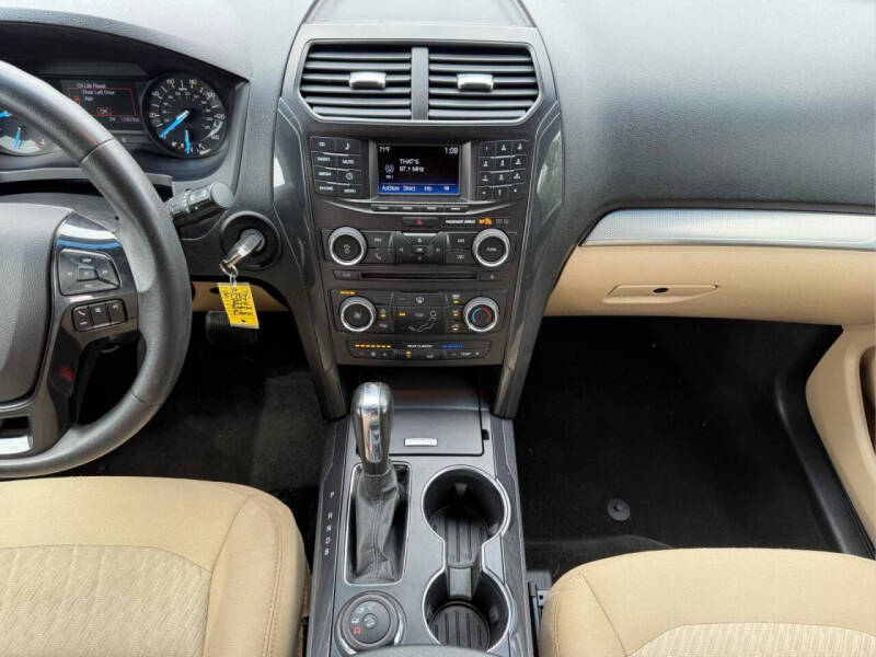 2017 Ford Explorer