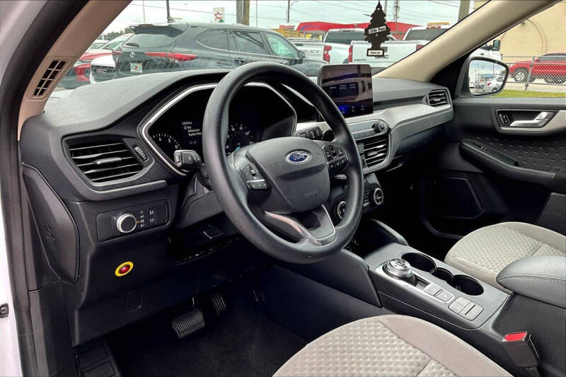 2020 Ford Escape SE