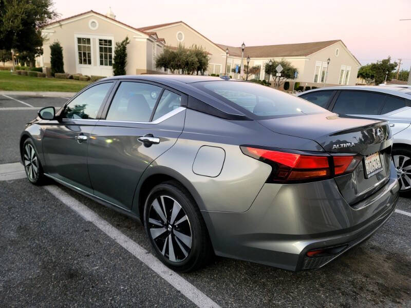 2021 Nissan Altima 2.5 SV