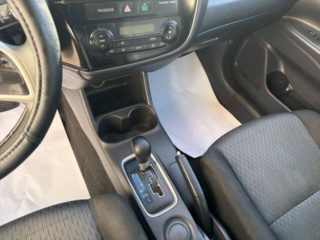 2014 Mitsubishi Outlander ES