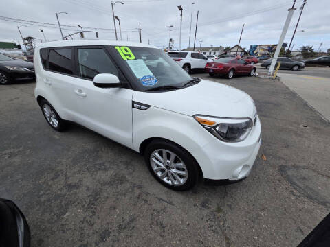 2019 Kia Soul +
