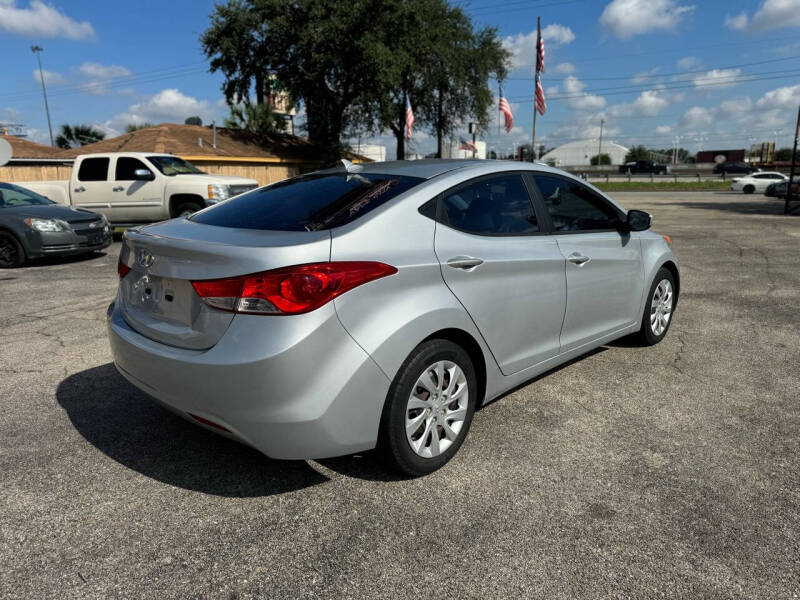 2012 Hyundai Elantra GLS photo 4