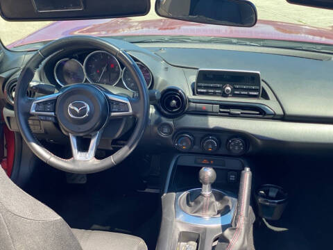 2016 Mazda MX-5 Miata Sport