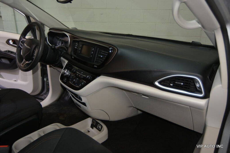 2017 Chrysler Pacifica Touring