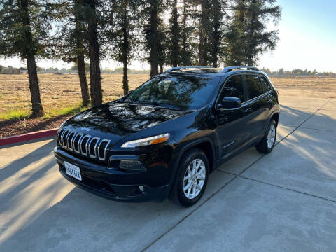 2018 Jeep Cherokee for sale at PERRYDEAN AERO in Sanger CA