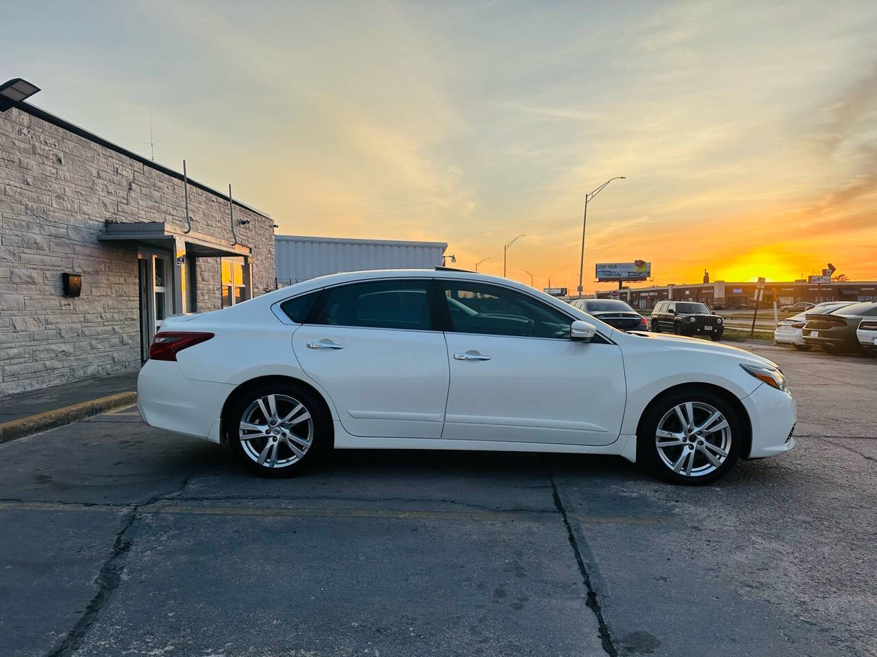 2017 Nissan Altima for sale at Atlas Auto Sales LLC in Lincoln, NE