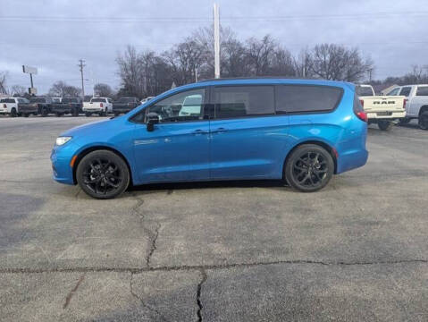 2026 Chrysler Pacifica Select