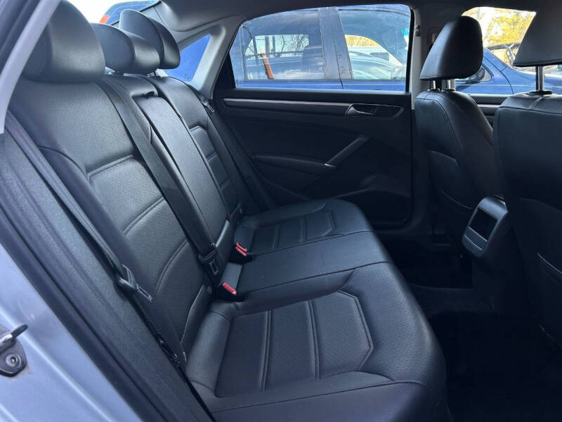 2018 Volkswagen Passat 2.0T R-Line