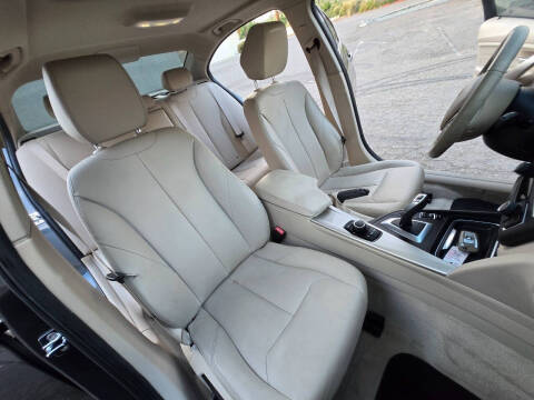 2012 BMW 3 Series 328i