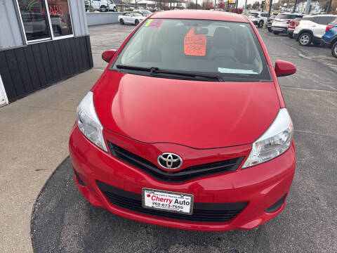 2013 Toyota Yaris 5-Door LE