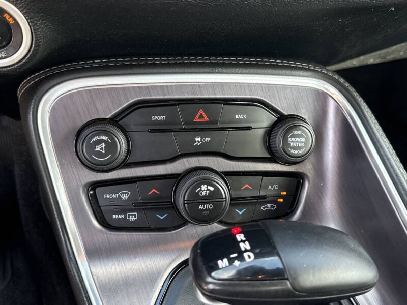 2015 Dodge Challenger SXT