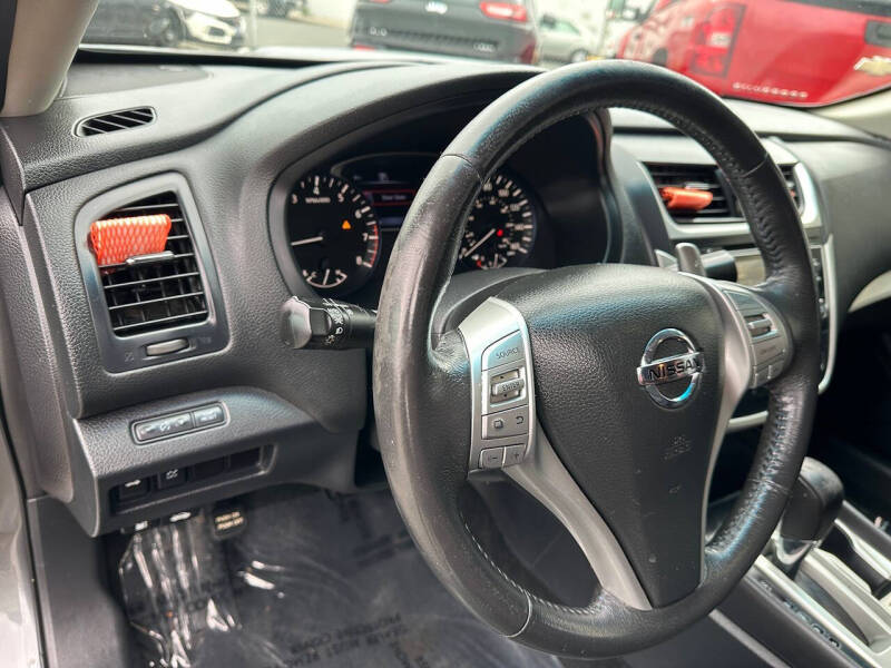 2017 Nissan Altima 2.5 SR