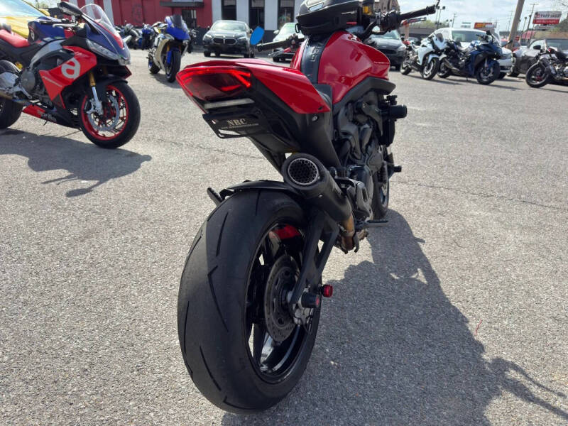 2023 Ducati Monster Plus