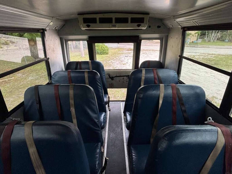 2009 Freightliner Thomas Safeliner