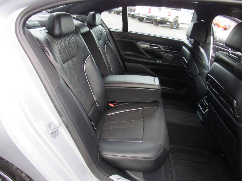 2019 BMW 7 Series 740i