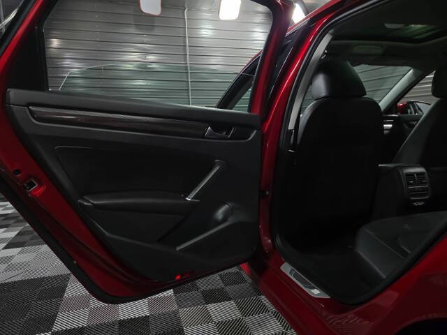 2020 Volkswagen Passat R-Line