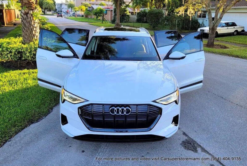 2021 Audi e-tron quattro Premium Plus