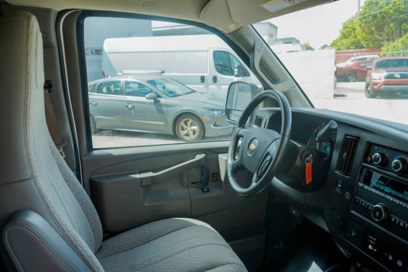 2021 Chevrolet Express 2500