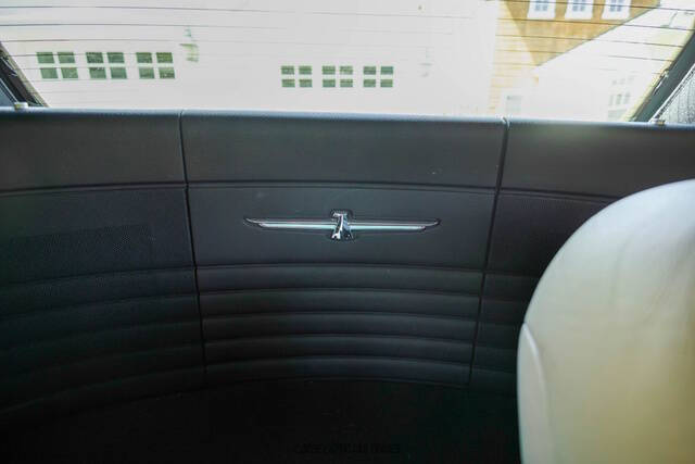 2004 Ford Thunderbird Deluxe
