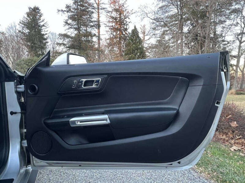 2015 Ford Mustang V6