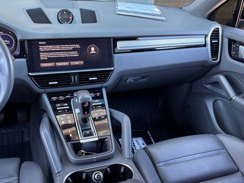 2023 Porsche Cayenne