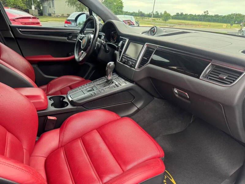 2015 Porsche Macan Turbo